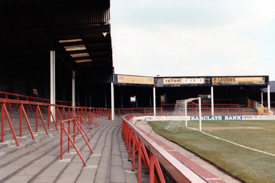 HM5XEX General view of Fellows Park, Walsall Football Club on 4th May 1989