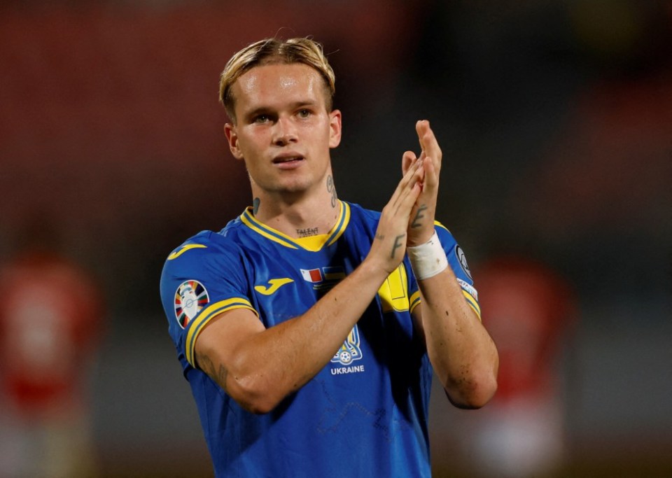 FILE PHOTO: Soccer Football - Euro 2024 Qualifier - Group C - Malta v Ukraine - National Stadium, Ta' Qali, Malta - October 17, 2023 Ukraine's Mykhailo Mudryk applauds fans after the match REUTERS/Darrin Zammit Lupi/File Photo