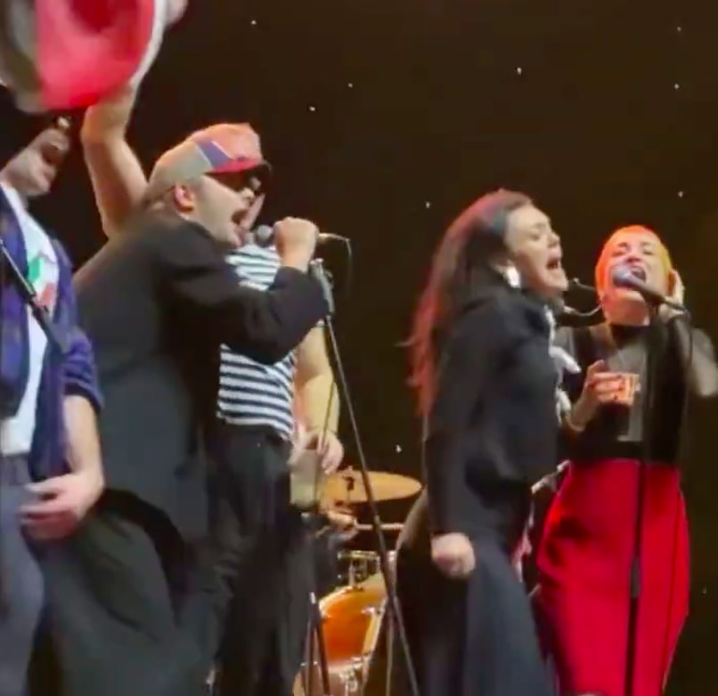 Grian Chatten singing "Streams of Whiskey" with The Pogues in Dublin.