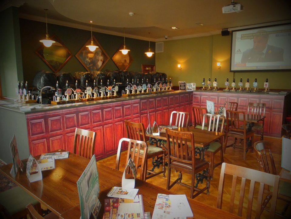 The Trent Bridge Inn in Nottingham, England.
