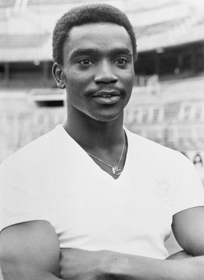 Black and white photo of Laurie Cunningham, the first English player for Real Madrid.