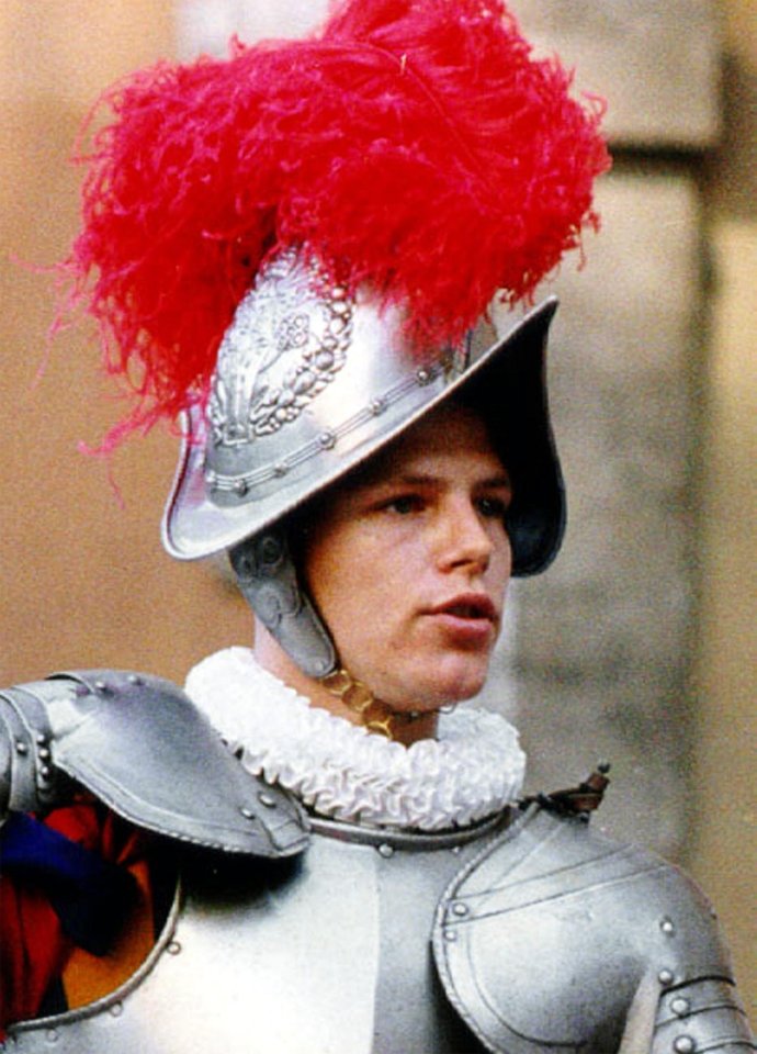 Photo of Cedric Tornay in a Swiss Guard uniform.