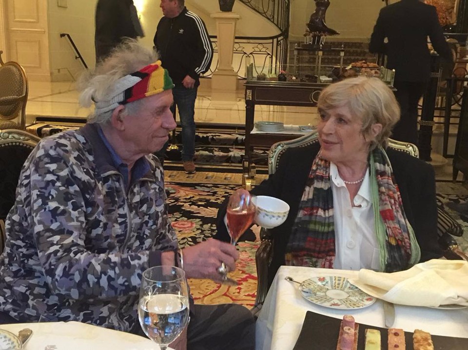 Keith Richards and Marianne Faithful having tea.