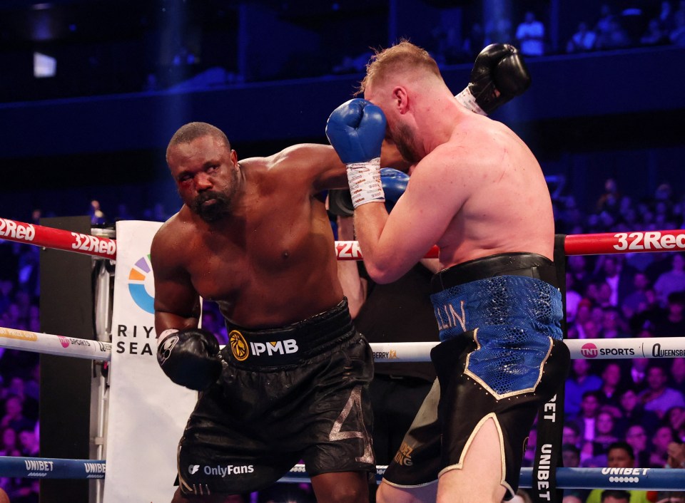 Derek Chisora boxing Otto Wallin.