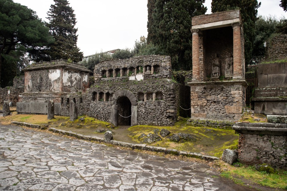 Ancient Roman ruins in Pompeii, Italy.