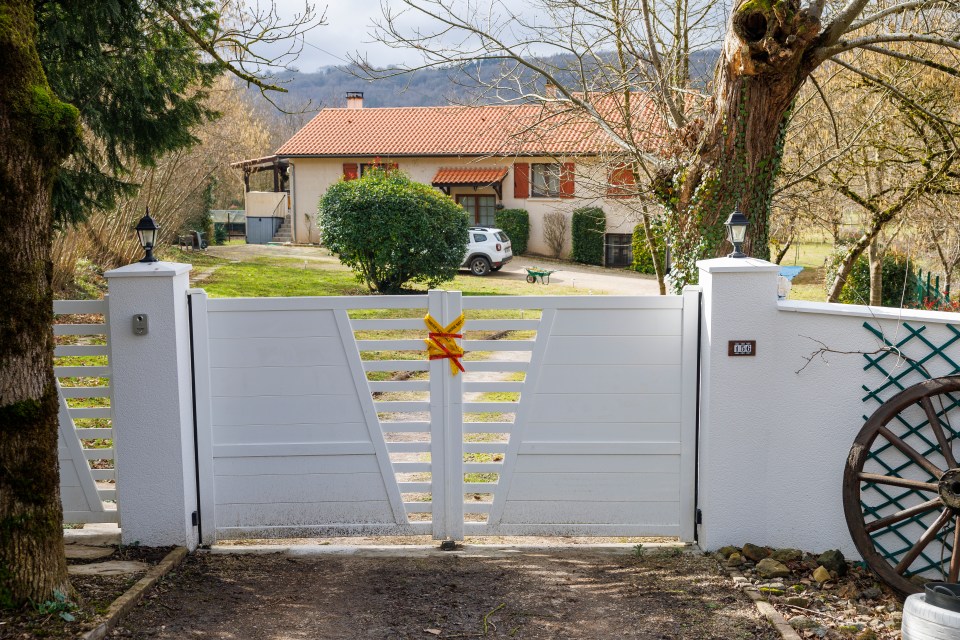Pic Doug Seeburg -The house where the bodies of Andrew and Dawn Searle, who were in their 60s, were discovered on Thursday afternoon in Pesquuies near Villefranche-de-Rouergue in France. ..