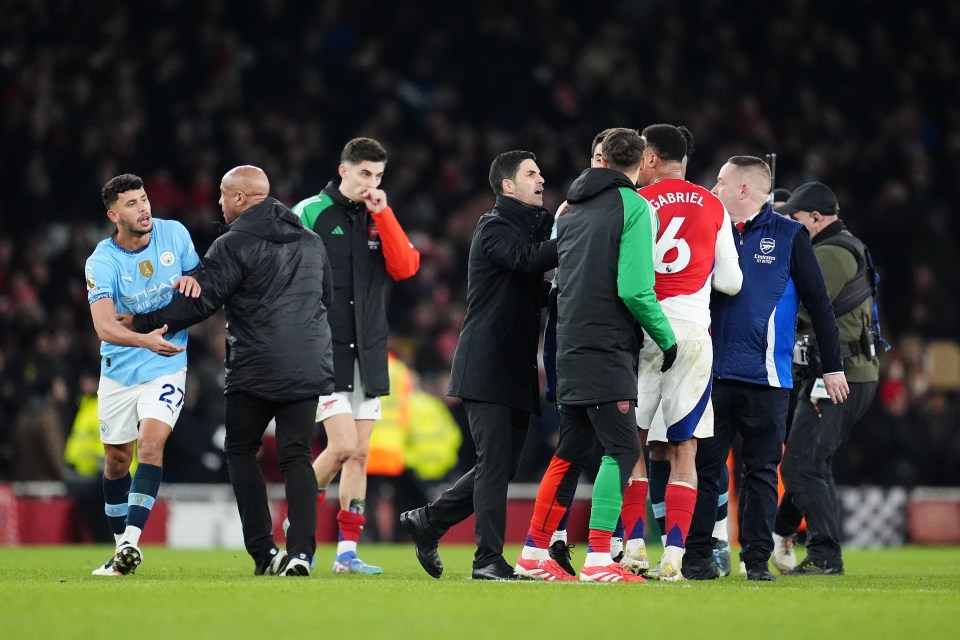 Arsenal manager Mikel Arteta intervenes as tempers flare between Arsenal's Gabriel (centre right) and Manchester City's Matheus Nunes (left) after the Premier League match at the Emirates Stadium, London. Picture date: Sunday February 2, 2025. PA Photo. See PA story SOCCER Arsenal. Photo credit should read: Adam Davy/PA Wire. RESTRICTIONS: EDITORIAL USE ONLY No use with unauthorised audio, video, data, fixture lists, club/league logos or "live" services. Online in-match use limited to 120 images, no video emulation. No use in betting, games or single club/league/player publications.