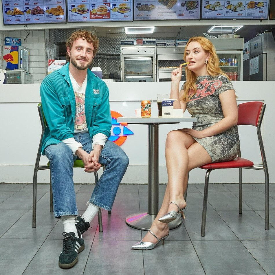 Amelia Dimoldenberg and Paul Mescal at a chicken shop.