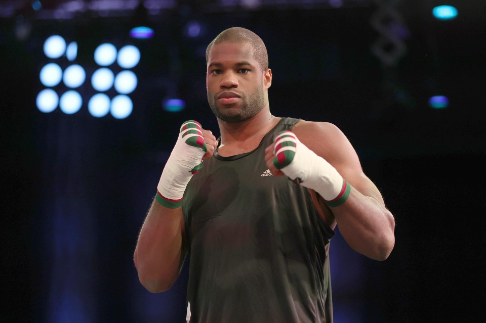 Daniel Dubois posing for cameras.
