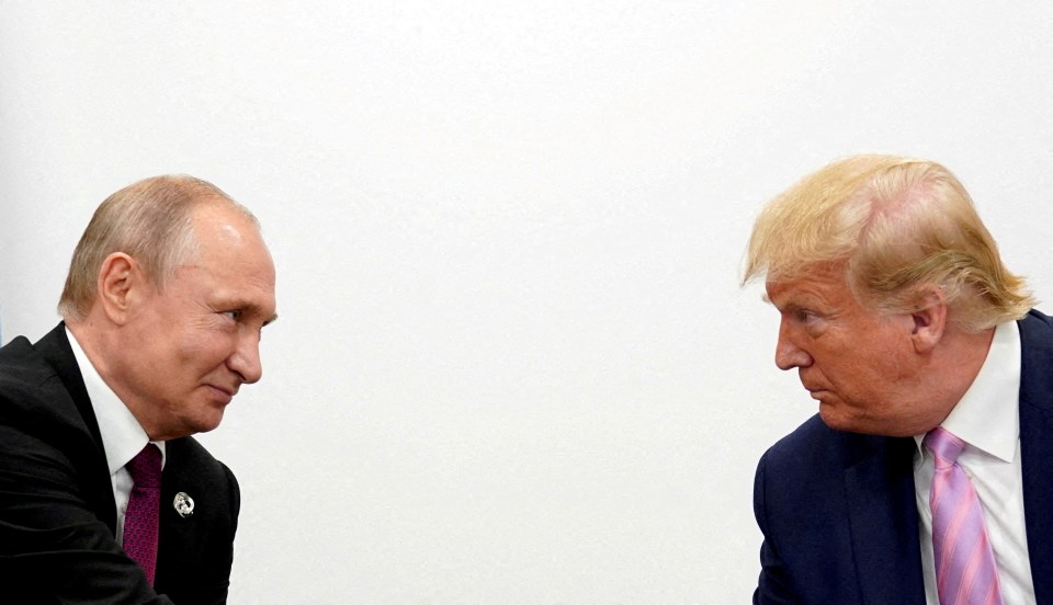 Putin and Trump in bilateral meeting.