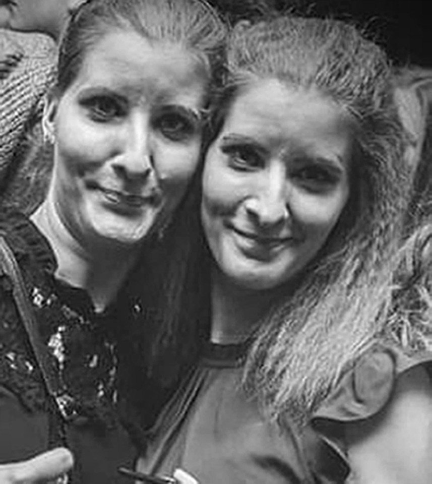 Black and white photo of Eliza and Henrietta Huszti.
