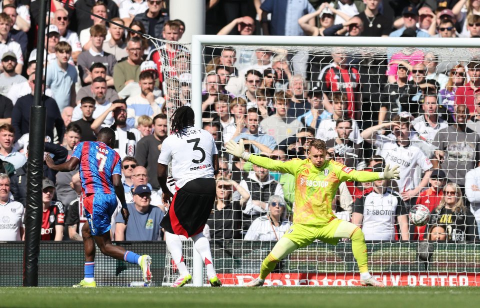 Ismaila Sarr scoring a goal for Crystal Palace.