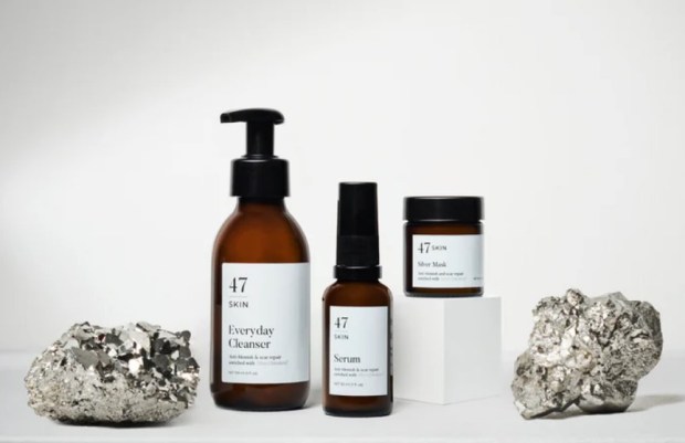47 Skin 3-step skincare bundle: cleanser, serum, and silver mask.