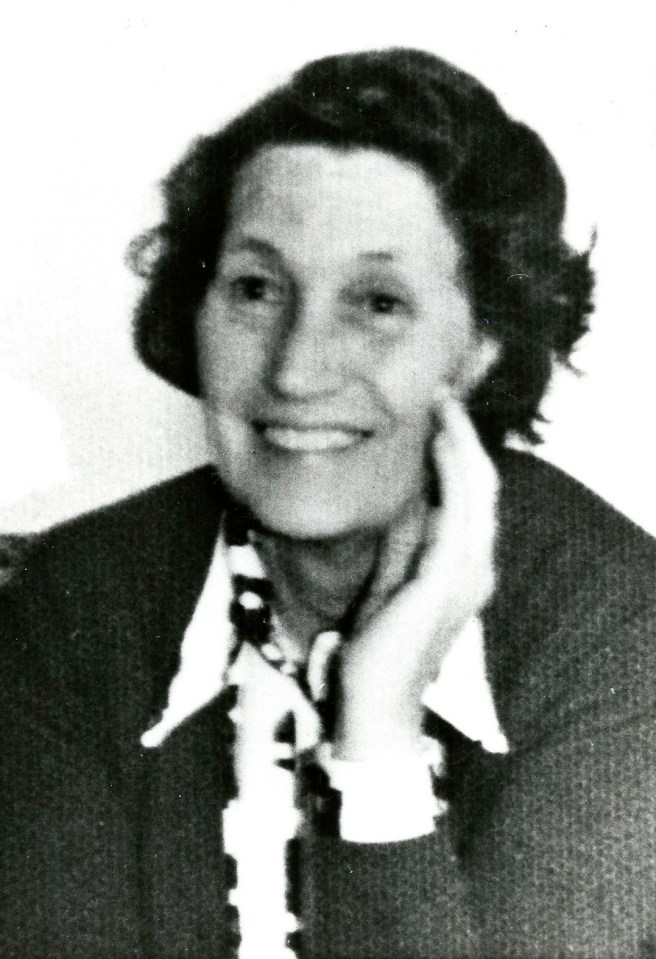 Black and white photo of Mimi Smith, John Lennon's aunt.