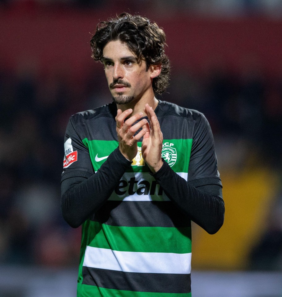 Francisco Trincão of Sporting CP thanking fans.