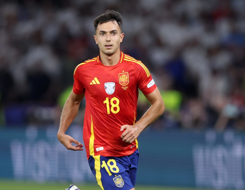 Martin Zubimendi of Spain playing in the Euro 2024 final.