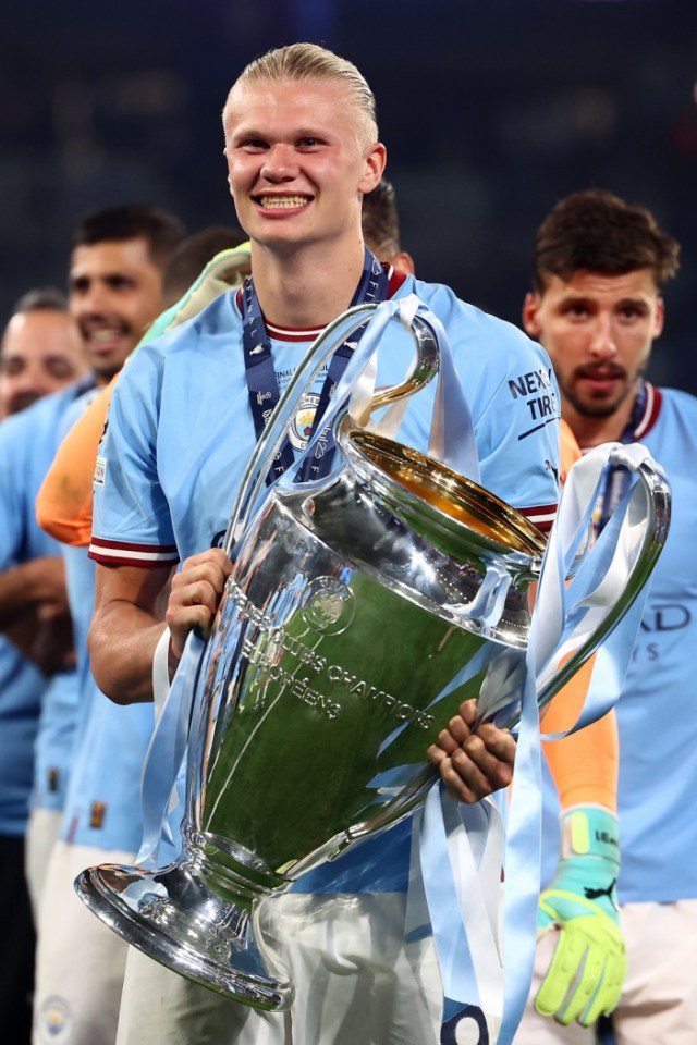 ISTANBUL, TURKEY - JUNE 10: Erling Haaland of Manchester City celebrates with the trophy following the UEFA Champions League 2022/23 final match between FC Internazionale and Manchester City FC at Ataturk Olympic Stadium on June 10, 2023 in Istanbul, Turkey. (Photo by Chris Brunskill/Fantasista/Getty Images)