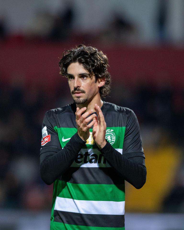 Francisco Trincão of Sporting CP thanking fans.