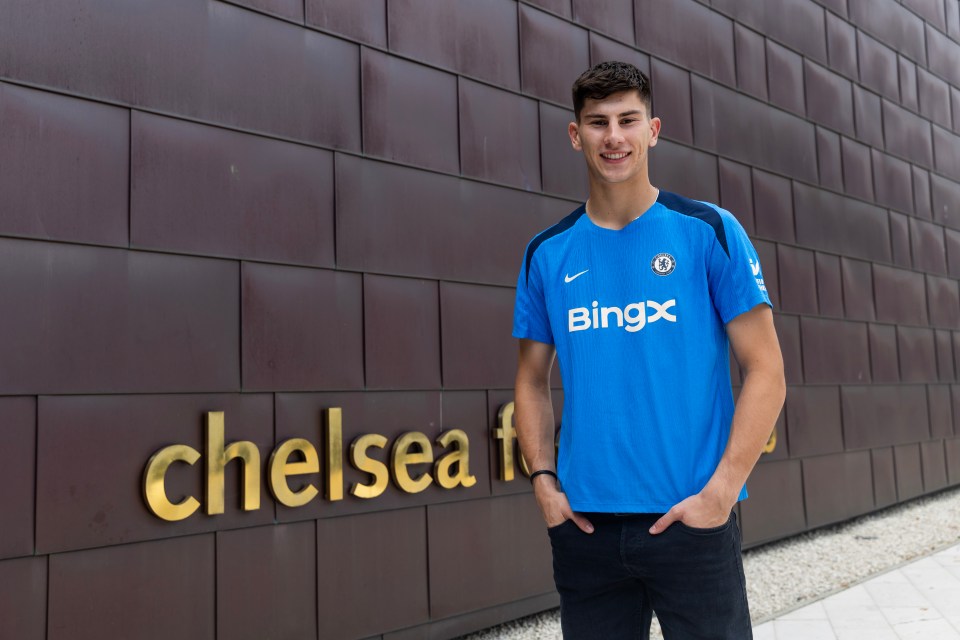 Mike Penders, Chelsea F.C. player, in team shirt.