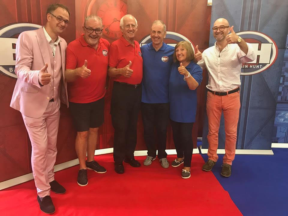 Group photo of Bargain Hunt contestants giving thumbs up.