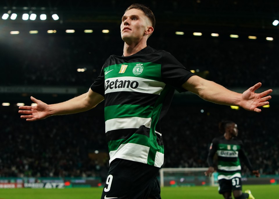 Viktor Gyokeres of Sporting CP celebrating a goal.
