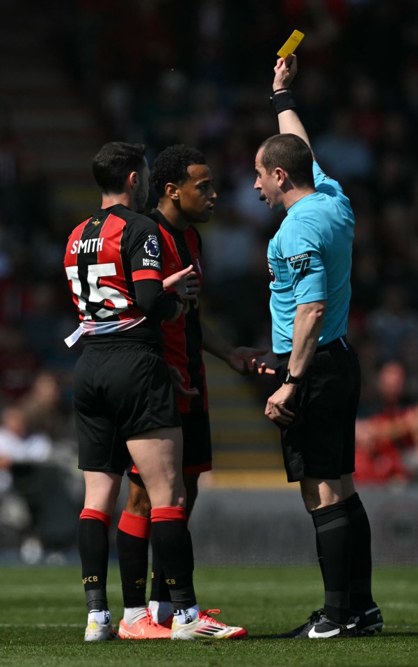 Referee showing Bournemouth's Tyler Adams a yellow card.