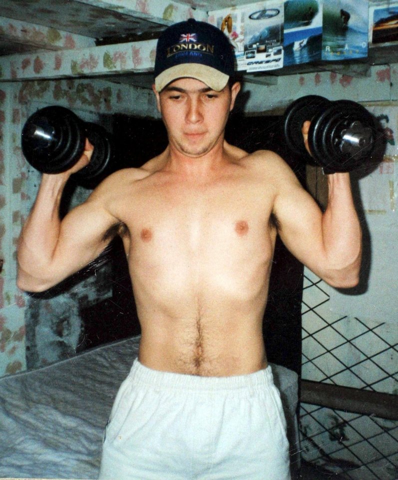 Photo of Jean Charles de Menezes lifting weights.