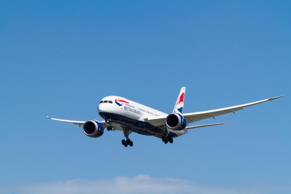 British Airways Boeing 787 plane landing.