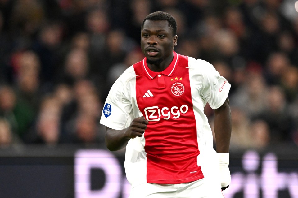 Brian Brobbey of Ajax playing soccer.