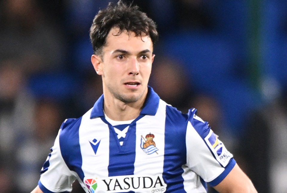 Martin Zubimendi of Real Sociedad playing soccer.
