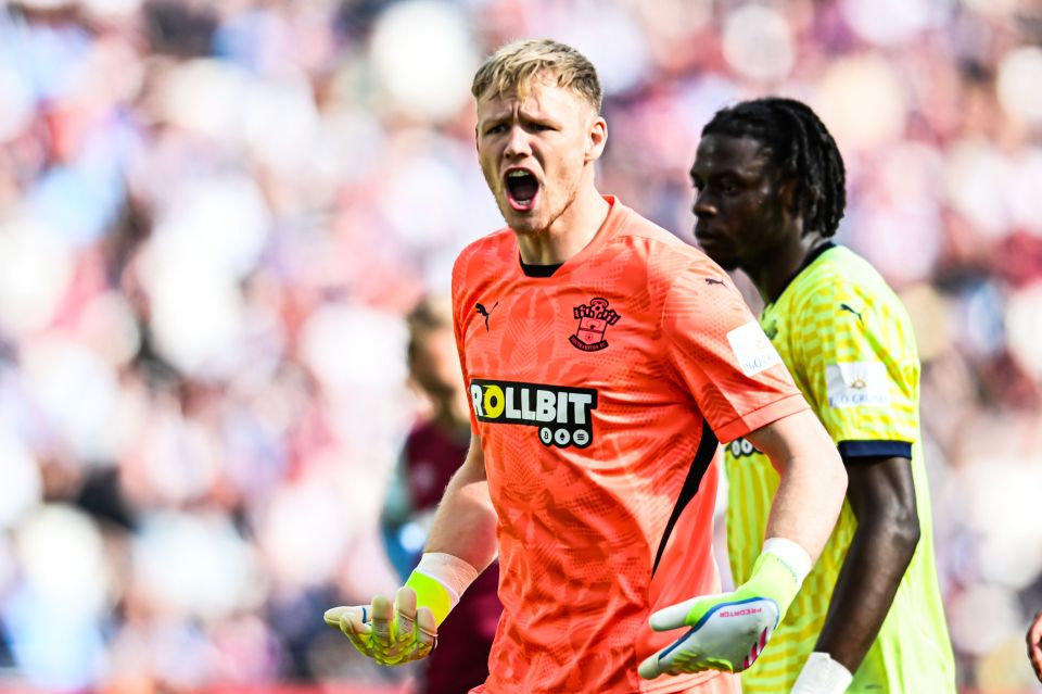 Aaron Ramsdale gesturing during a soccer match.