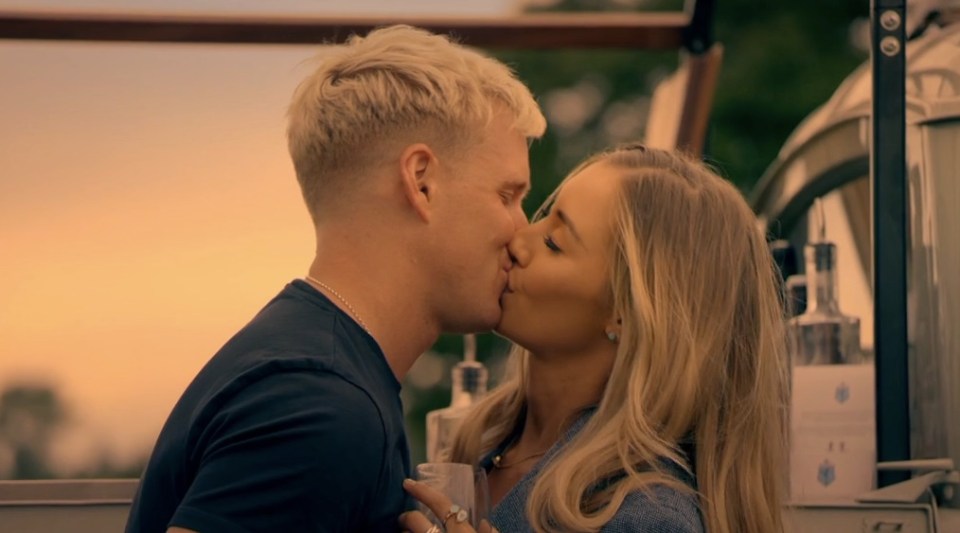 Jamie Laing and Sophie Habboo kissing.