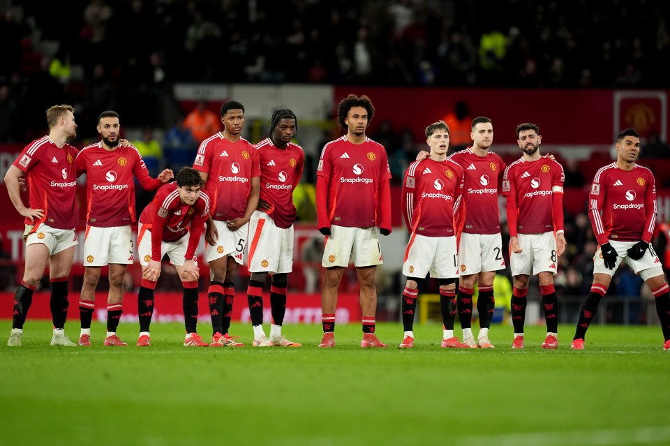Dejected Manchester United players after a penalty shootout.
