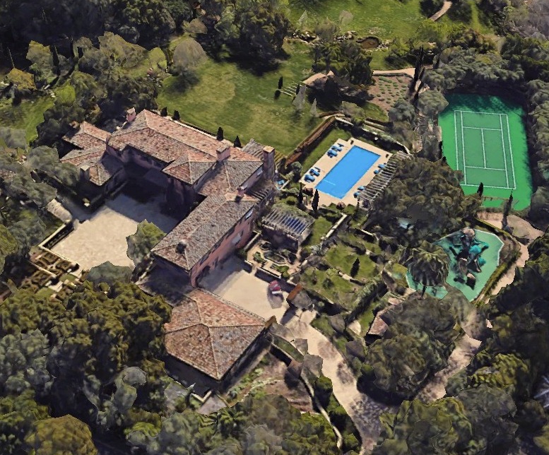 Aerial view of Harry and Meghan's Montecito mansion, showing the house, pool, and tennis court.