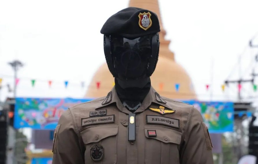 Robot police officer in uniform.