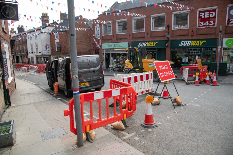 Road closed in Ashbourne, Derbyshire due to roadworks.