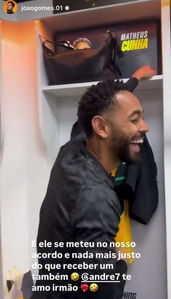Matheus Cunha giving gifts to his Wolves teammates.