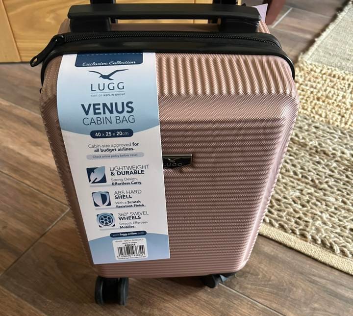 Pink Lugg Venus cabin bag.
