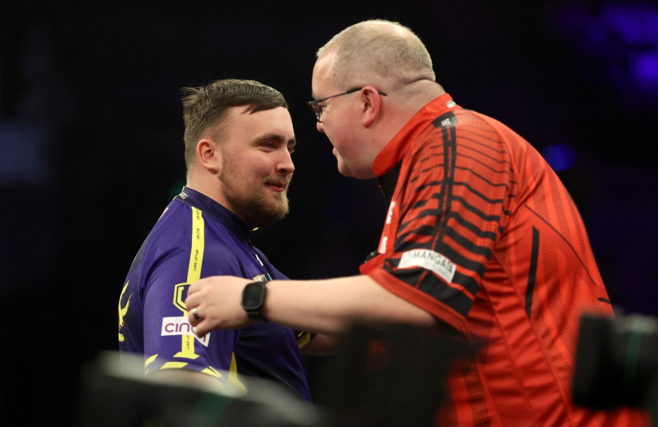 Luke Littler (left) and Stephen Bunting before their quarter-final match on night sixteen of the BetMGM Premier League at the Utilita Arena, Sheffield. Picture date: Thursday May 22, 2025. PA Photo. See PA story DARTS Sheffield. Photo credit should read: Nigel French/PA Wire. RESTRICTIONS: Use subject to restrictions. Editorial use only, no commercial use without prior consent from rights holder.