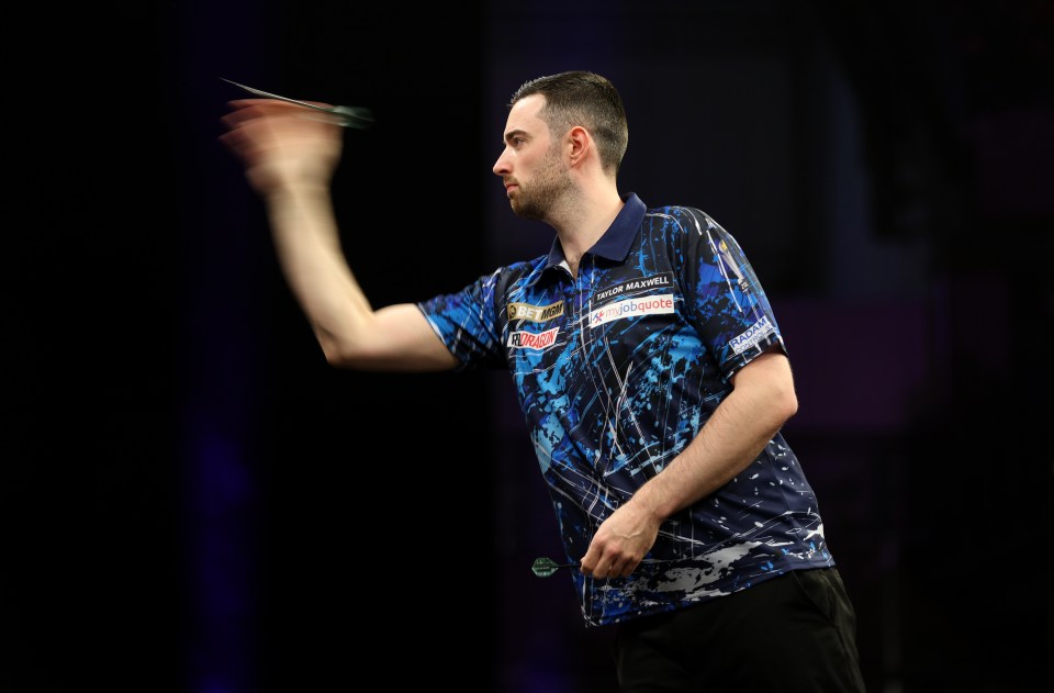 Luke Humphries in action during the quarter-final match against Rob Cross on night sixteen of the BetMGM Premier League at the Utilita Arena, Sheffield. Picture date: Thursday May 22, 2025. PA Photo. See PA story DARTS Sheffield. Photo credit should read: Nigel French/PA Wire. RESTRICTIONS: Use subject to restrictions. Editorial use only, no commercial use without prior consent from rights holder.