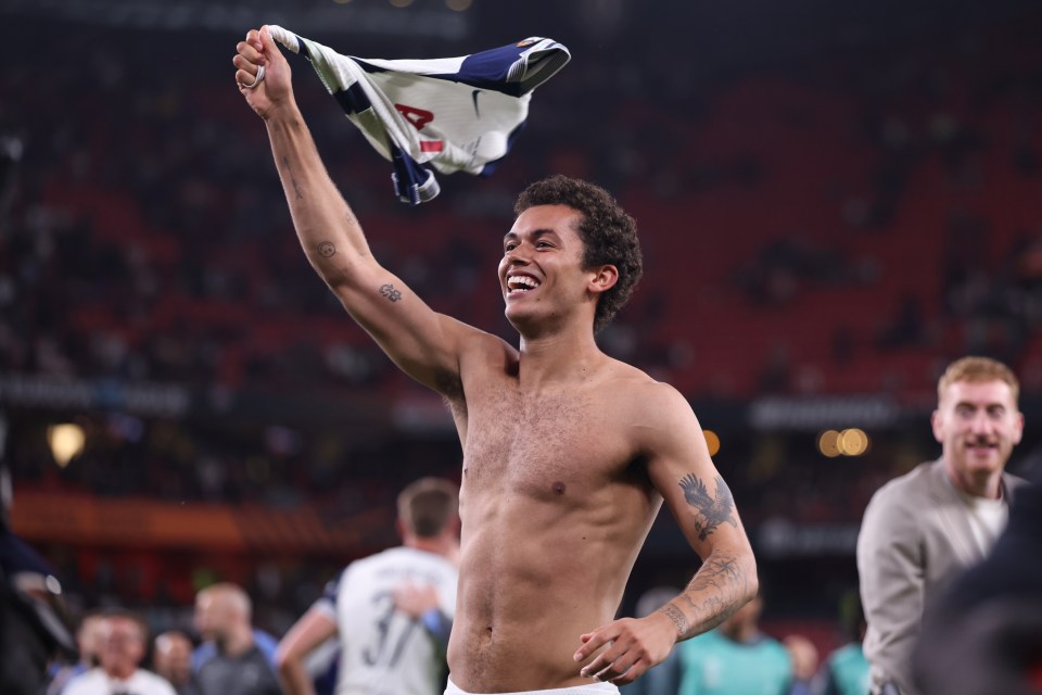 BILBAO, SPAIN - MAY 21: Brennan Johnson of Tottenham Hotspur celebrates at full time during the UEFA Europa League Final 2025 between Tottenham Hotspur and Manchester United at San Mames Stadium on May 21, 2025 in Bilbao, Spain. (Photo by Catherine Ivill - AMA/Getty Images)