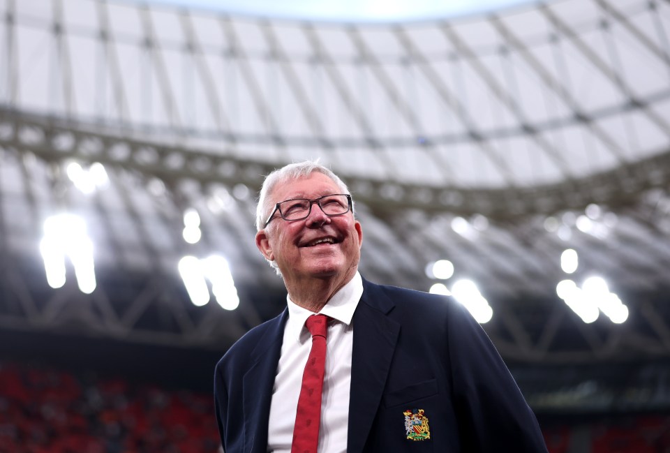 BILBAO, SPAIN - MAY 21: Sir Alex Ferguson smiles as he looks towards the fans prior to the UEFA Europa League Final 2025 between Tottenham Hotspur and Manchester United at Estadio de San Mames on May 21, 2025 in Bilbao, Spain. (Photo by Alex Pantling - UEFA/UEFA via Getty Images)