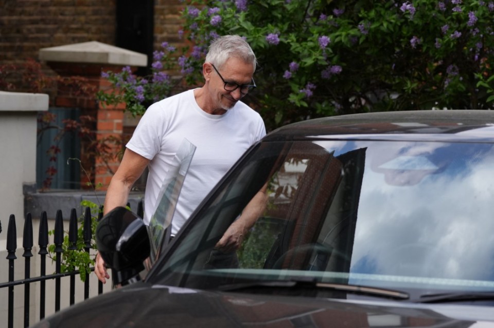 Gary Lineker getting into a car.
