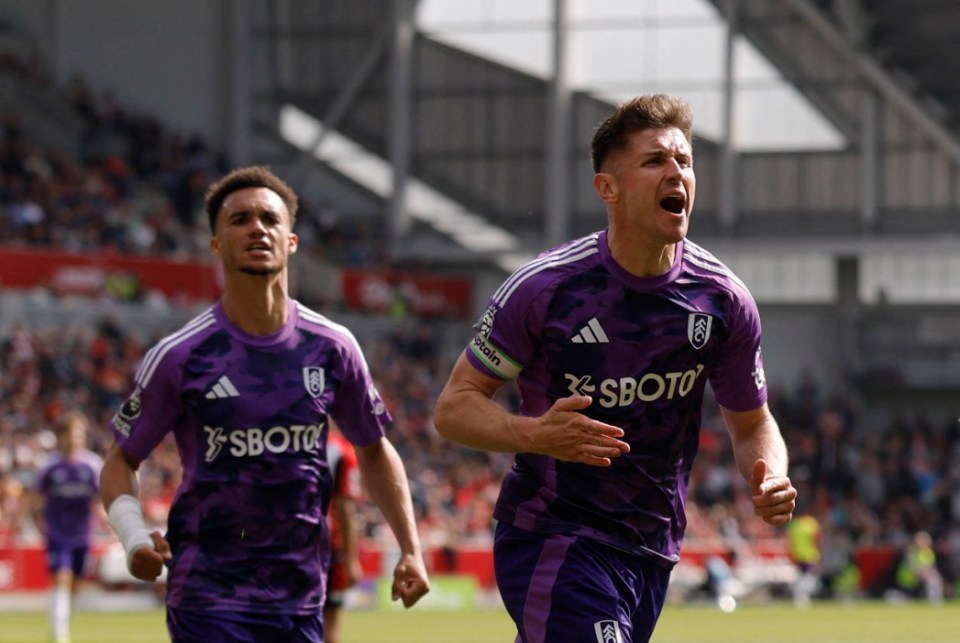 Soccer Football - Premier League - Brentford v Fulham - GTech Community Stadium, London, Britain - May 18, 2025 Fulham's Tom Cairney celebrates scoring their second goal with Antonee Robinson Action Images via Reuters/Andrew Couldridge EDITORIAL USE ONLY. NO USE WITH UNAUTHORIZED AUDIO, VIDEO, DATA, FIXTURE LISTS, CLUB/LEAGUE LOGOS OR 'LIVE' SERVICES. ONLINE IN-MATCH USE LIMITED TO 120 IMAGES, NO VIDEO EMULATION. NO USE IN BETTING, GAMES OR SINGLE CLUB/LEAGUE/PLAYER PUBLICATIONS. PLEASE CONTACT YOUR ACCOUNT REPRESENTATIVE FOR FURTHER DETAILS..