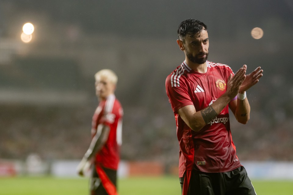 Bruno Fernandes of Manchester United clapping.