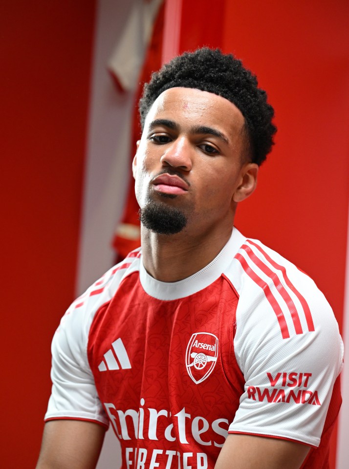Ethan Nwaneri in Arsenal kit.