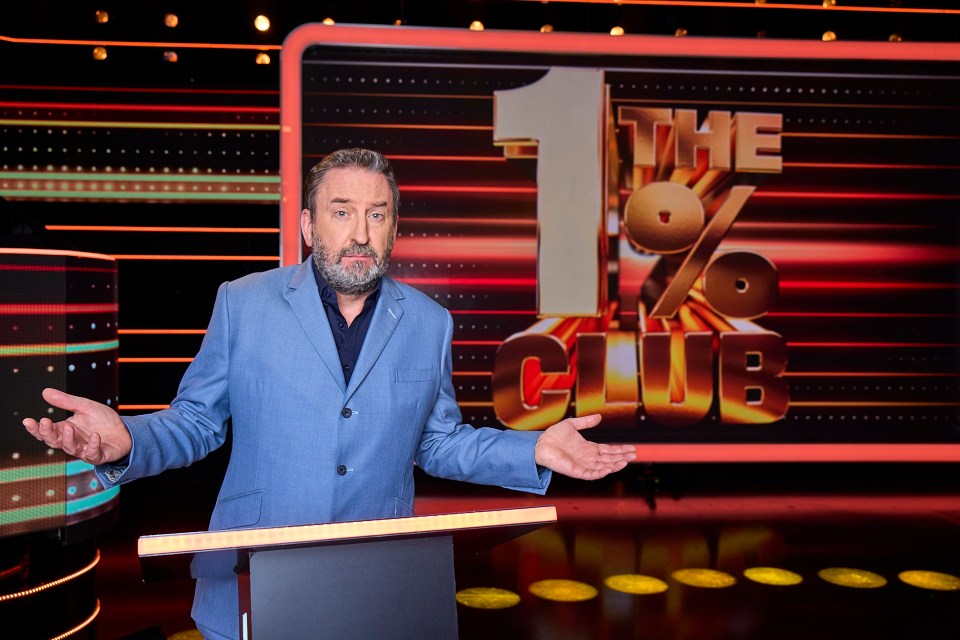 Lee Mack hosting The 1% Club.