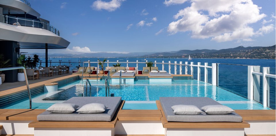 The Ritz-Carlton Yacht Luminara's pool and deck.